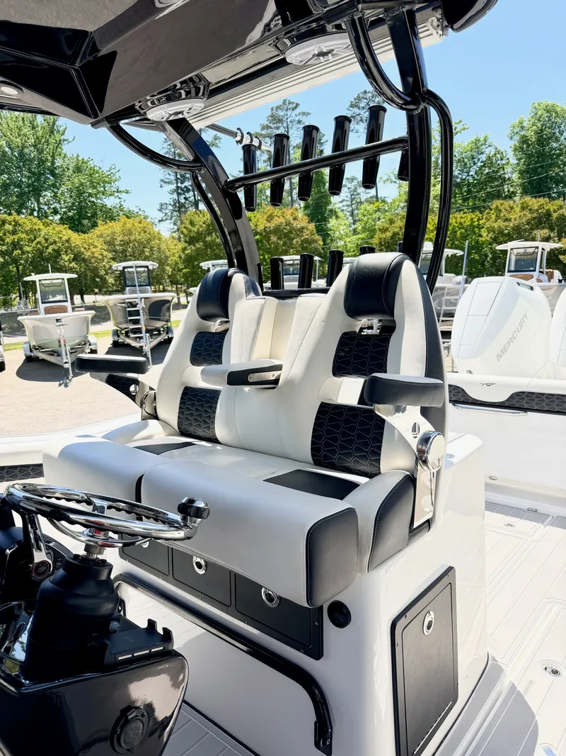 Slide: The Image of Tidewater 320 CC 2024 - 22