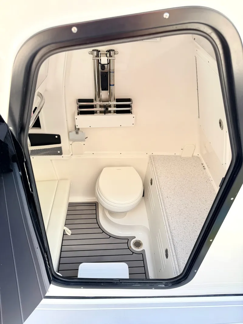 Slide: The Image of Tidewater 320 CC 2024 - 26