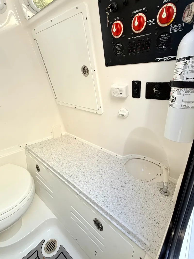 Slide: The Image of Tidewater 320 CC 2024 - 27