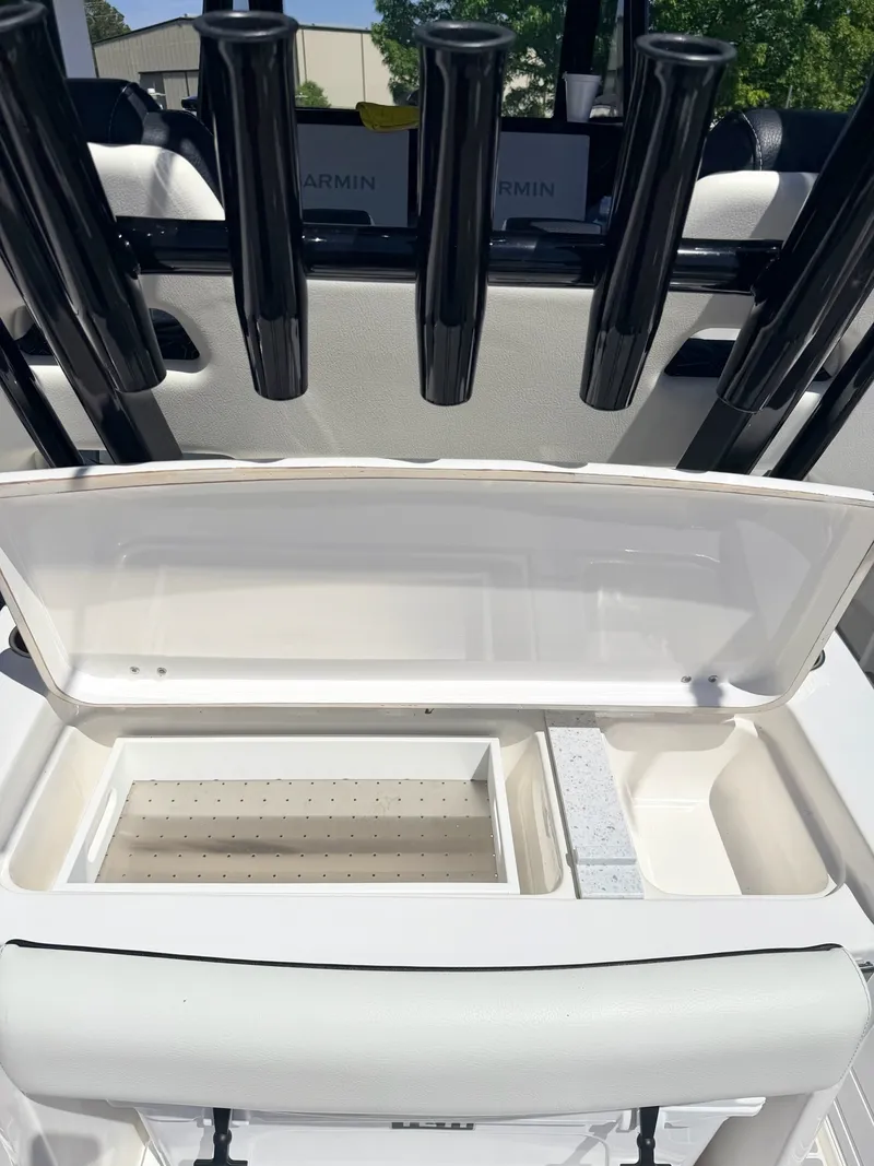 Slide: The Image of Tidewater 320 CC 2024 - 36