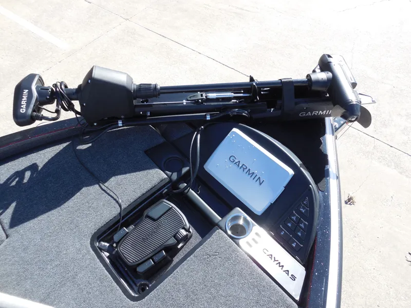 Slide: The Image of Caymas CX 21 PRO 2026 - 8