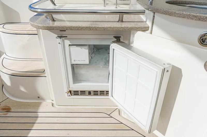 Slide: The Image of Sea Ray 480 Sundancer 2005 - 23