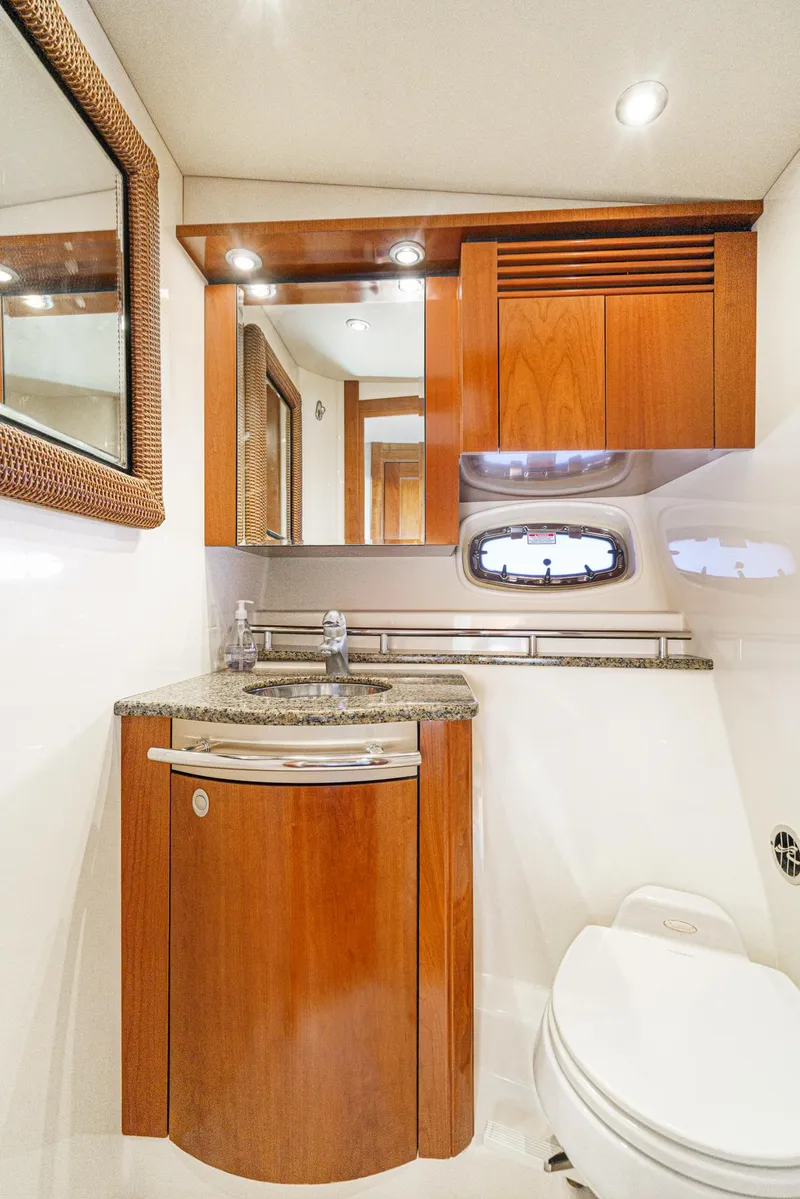 Slide: The Image of Sea Ray 480 Sundancer 2005 - 39