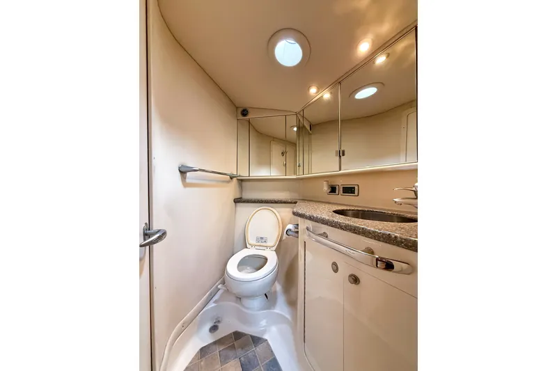 Slide: The Image of Sea Ray 550 Sundancer 2003 - 23