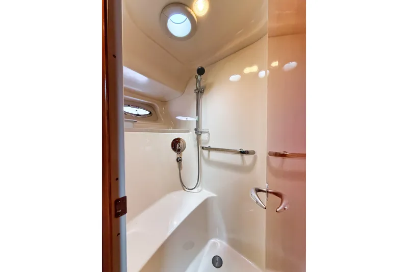 Slide: The Image of Sea Ray 550 Sundancer 2003 - 22