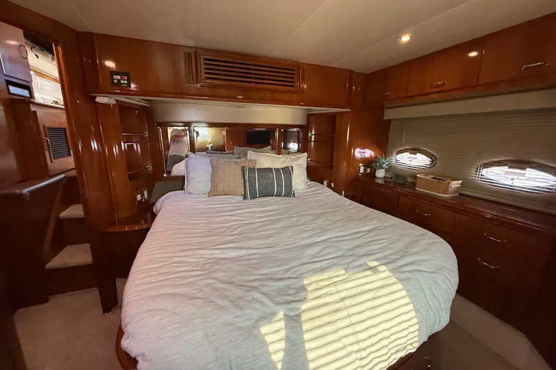 Slide: The Image of Carver Yachts 466 Motor Yacht 2003 - 32