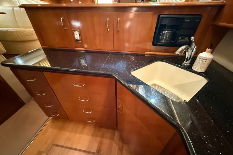 Slide: The Image of Carver Yachts 466 Motor Yacht 2003 - 30