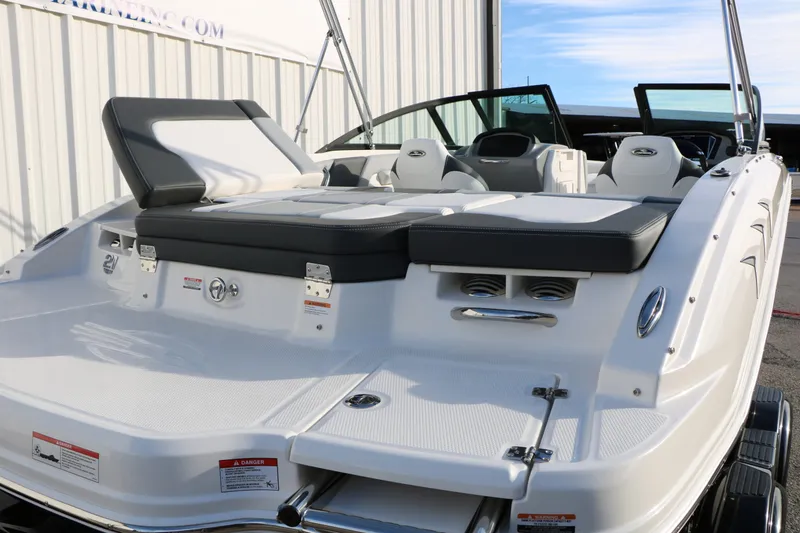 Slide: The Image of Chaparral 21 SSi 2026 - 11