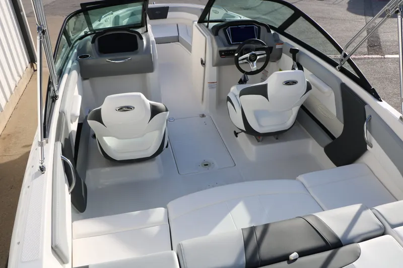 Slide: The Image of Chaparral 21 SSi 2026 - 12