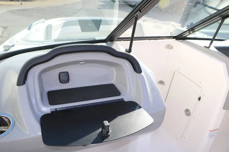 Slide: The Image of Chaparral 21 SSi 2026 - 27