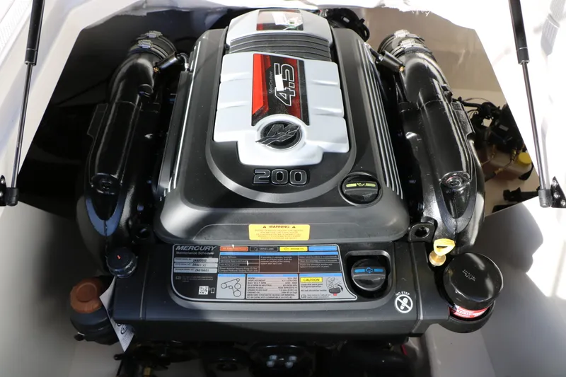 Slide: The Image of Chaparral 21 SSi 2026 - 31