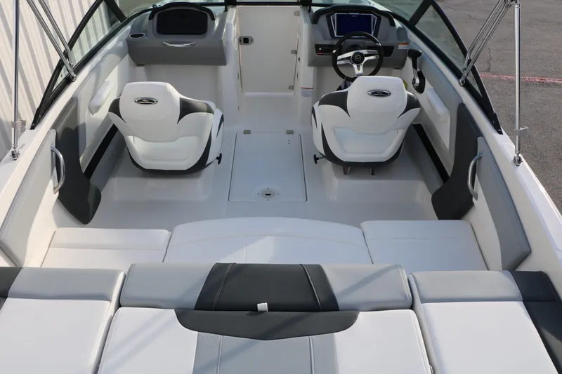 Slide: The Image of Chaparral 21 SSi 2026 - 33