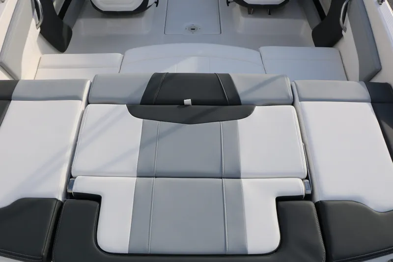 Slide: The Image of Chaparral 21 SSi 2026 - 34