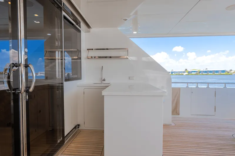 Slide: The Image of Ocean Alexander 100 2018 - 16