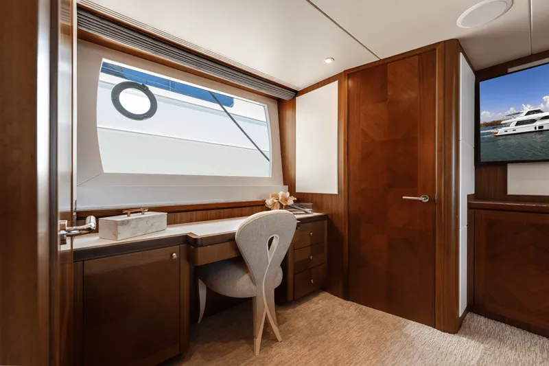 Slide: The Image of Ocean Alexander 100 2018 - 53