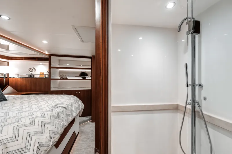 Slide: The Image of Ocean Alexander 100 2018 - 68