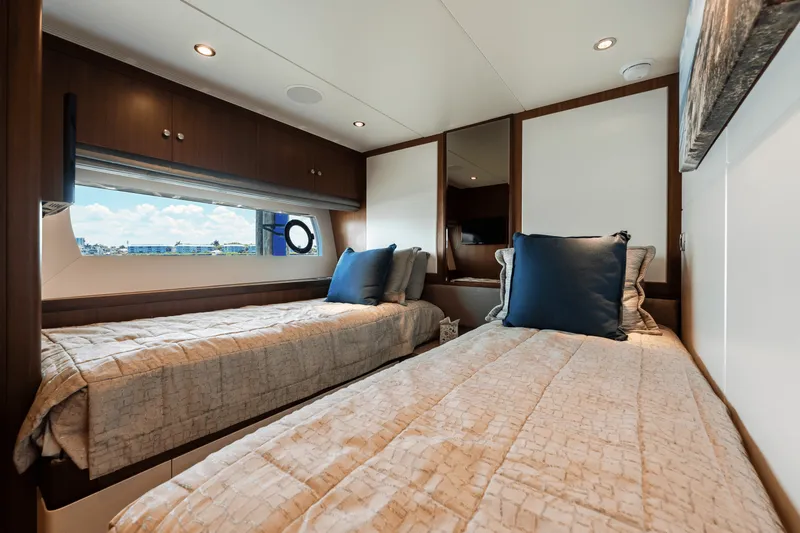 Slide: The Image of Ocean Alexander 100 2018 - 72
