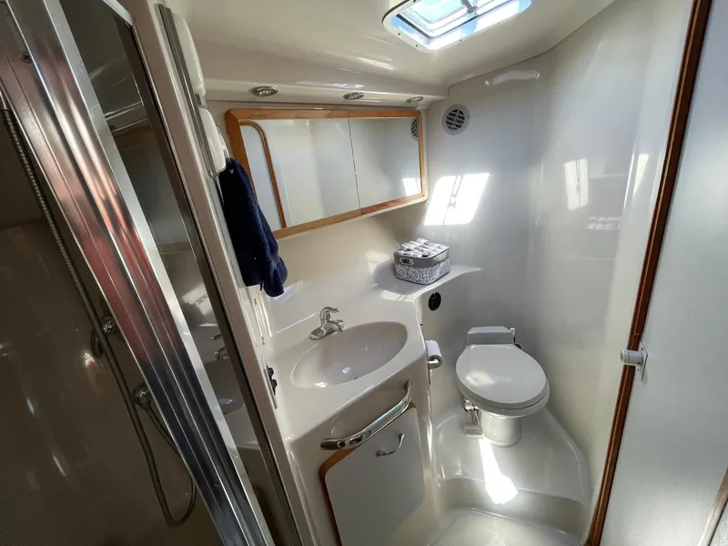 Slide: The Image of Sea Ray 420 Sundancer 1989 - 16