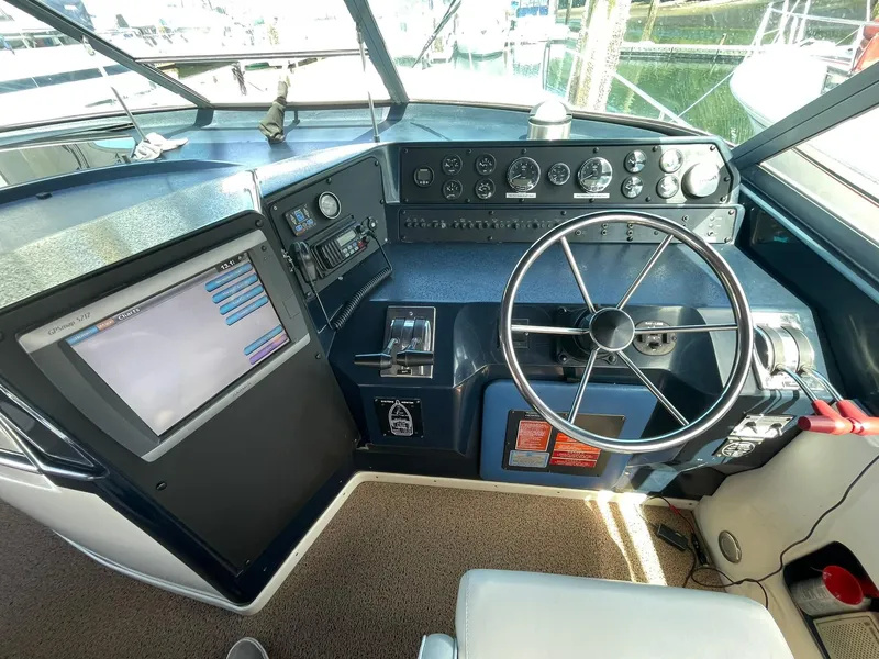 Slide: The Image of Sea Ray 420 Sundancer 1989 - 2