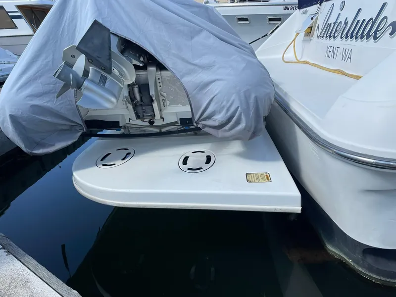 Slide: The Image of Sea Ray 420 Sundancer 1989 - 5