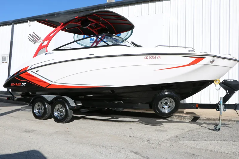 Slide: The Image of Yamaha 242 XE 2018 - 0