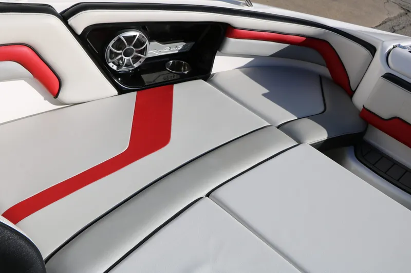 Slide: The Image of Yamaha 242 XE 2018 - 22