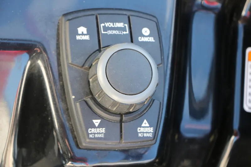 Slide: The Image of Yamaha 242 XE 2018 - 29