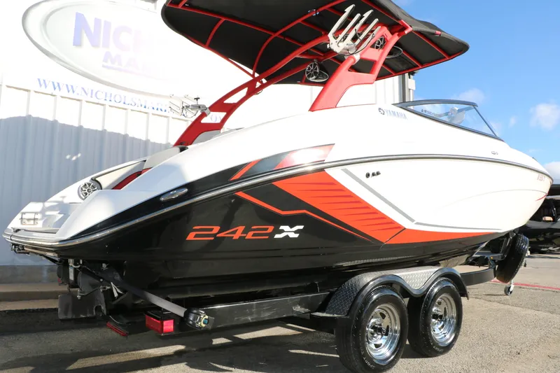 Slide: The Image of Yamaha 242 XE 2018 - 4