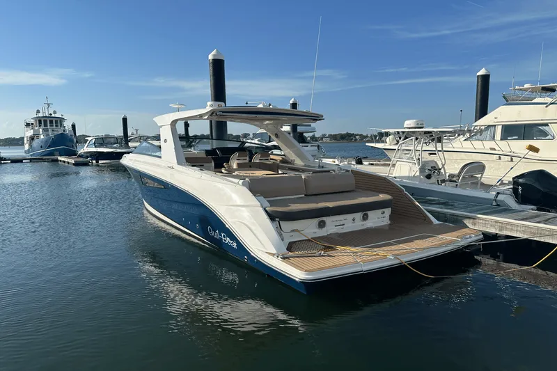 Slide: The Image of Sea Ray 400 SLX 2018 - 10