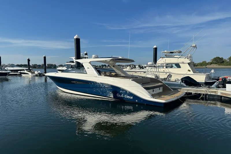 Slide: The Image of Sea Ray 400 SLX 2018 - 11