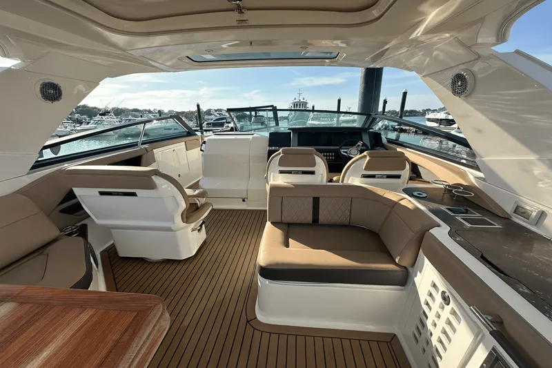 Slide: The Image of Sea Ray 400 SLX 2018 - 22