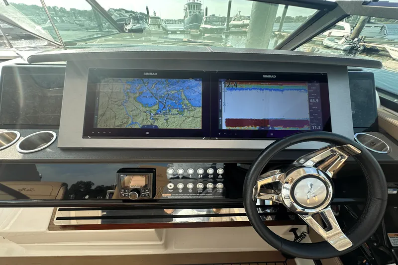 Slide: The Image of Sea Ray 400 SLX 2018 - 28