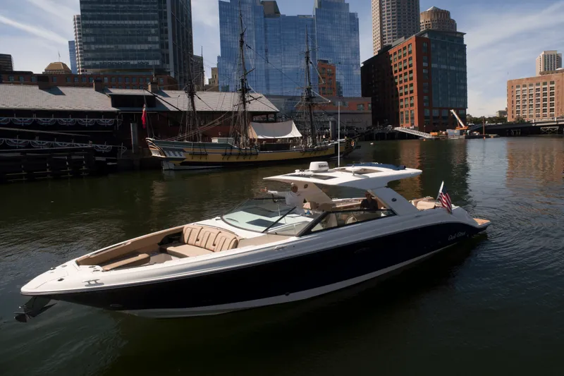 Slide: The Image of Sea Ray 400 SLX 2018 - 4