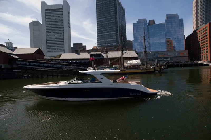 Slide: The Image of Sea Ray 400 SLX 2018 - 5