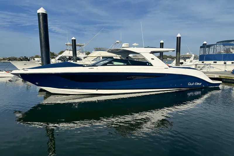 Slide: The Image of Sea Ray 400 SLX 2018 - 8