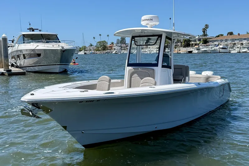 Slide: The Image of Sea Hunt Ultra 275SE 2025 - 1