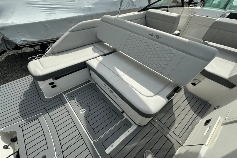 Slide: The Image of Sea Ray 250SDX OB 2020 - 15