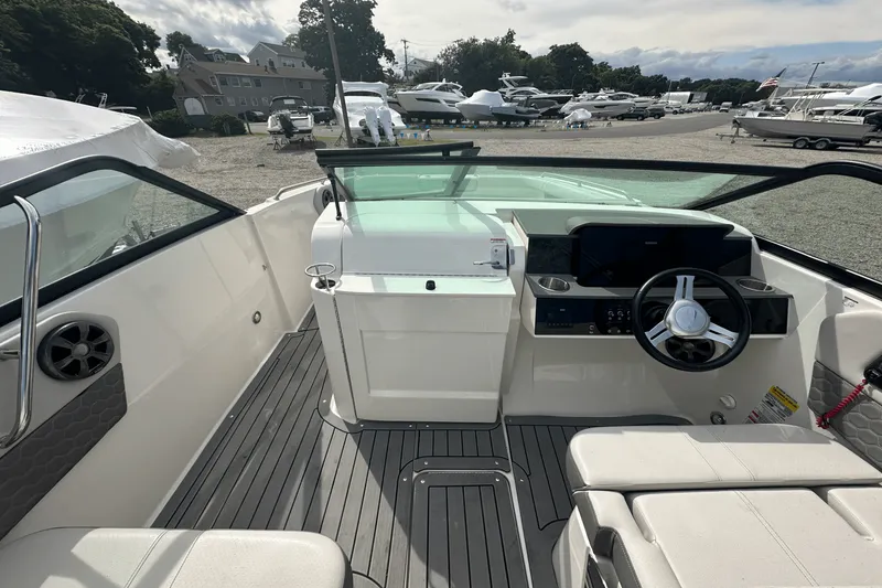 Slide: The Image of Sea Ray 250SDX OB 2020 - 22