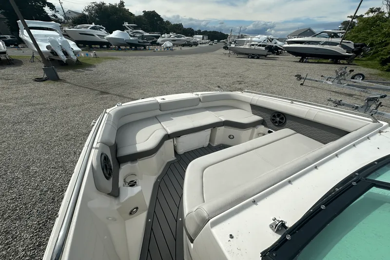 Slide: The Image of Sea Ray 250SDX OB 2020 - 25