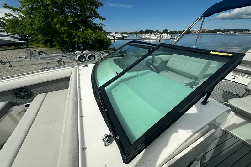 Slide: The Image of Sea Ray 250SDX OB 2020 - 26