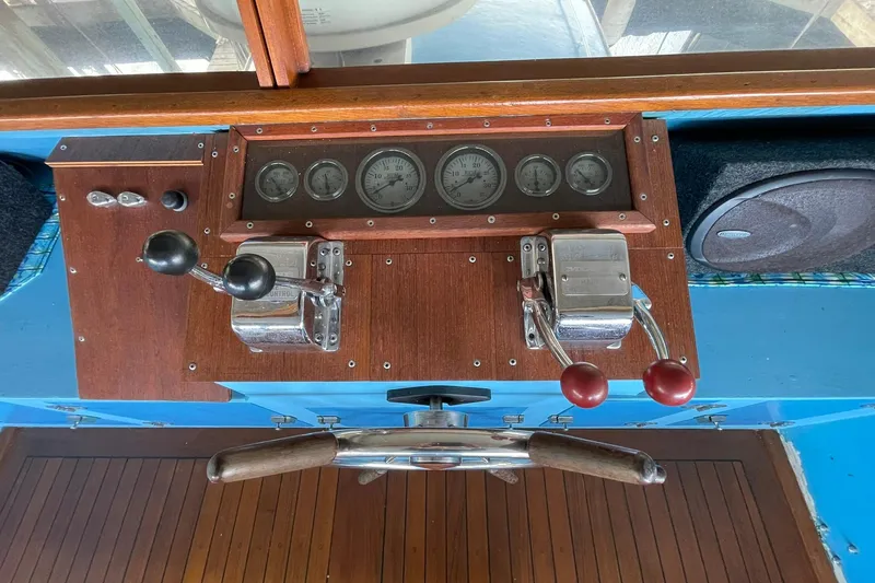 Slide: The Image of Matthews De Luxe Sedan 1947 - 31