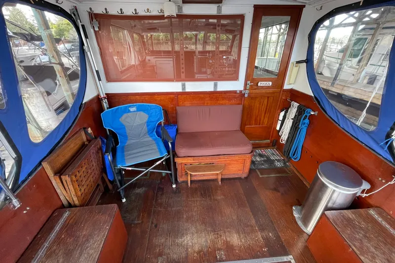 Slide: The Image of Matthews De Luxe Sedan 1947 - 5