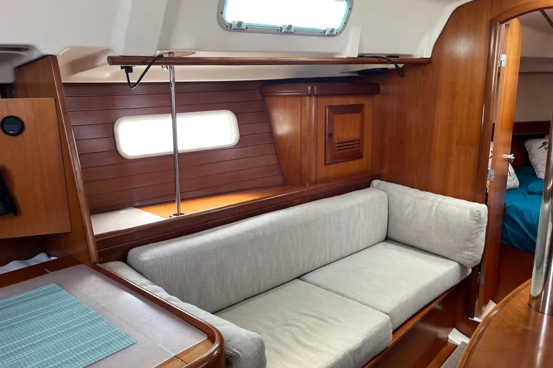 Slide: The Image of Beneteau Oceanis 361 2001 - 12