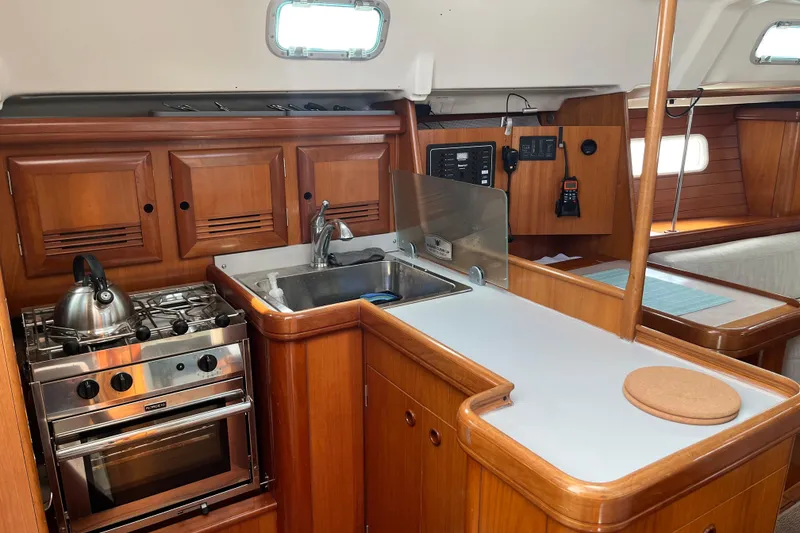 Slide: The Image of Beneteau Oceanis 361 2001 - 15