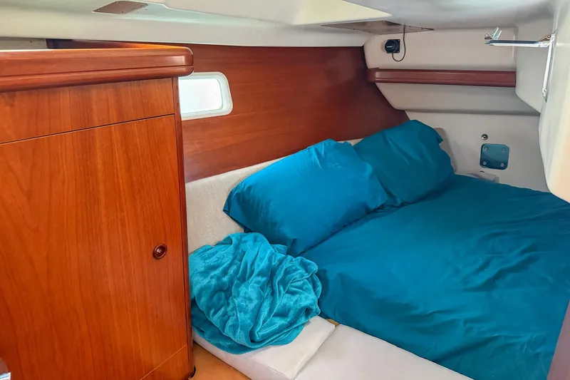 Slide: The Image of Beneteau Oceanis 361 2001 - 17