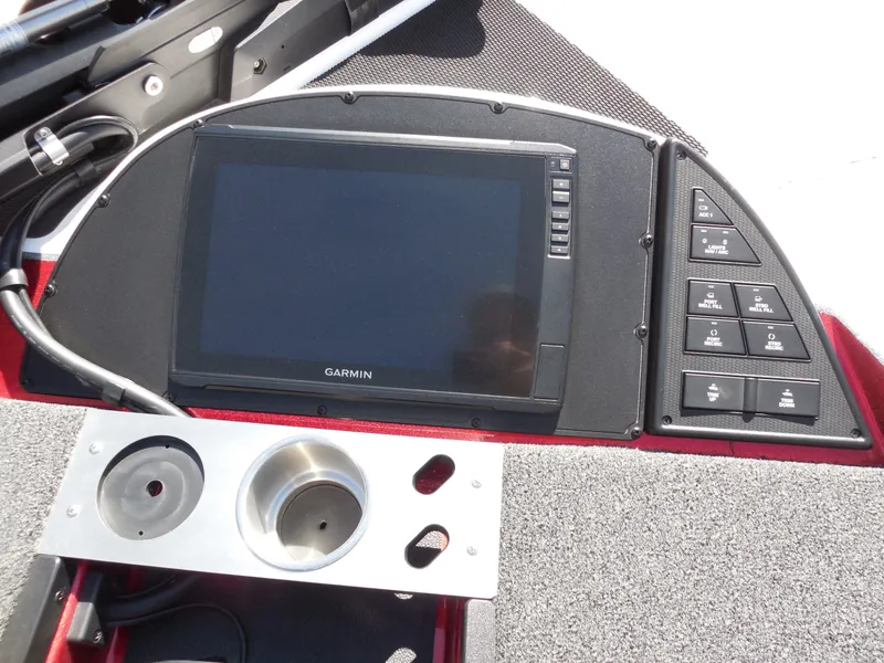 Slide: The Image of Caymas CX 20 PRO 2025 - 15