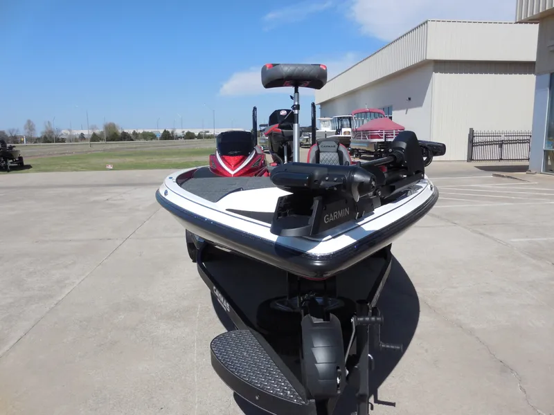 Slide: The Image of Caymas CX 20 PRO 2025 - 7