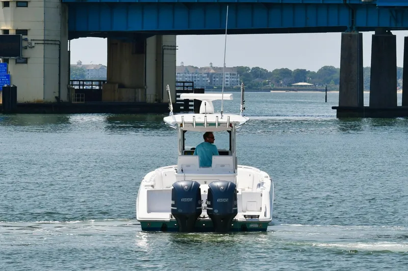 Slide: The Image of Everglades 295 Center Console 2015 - 6