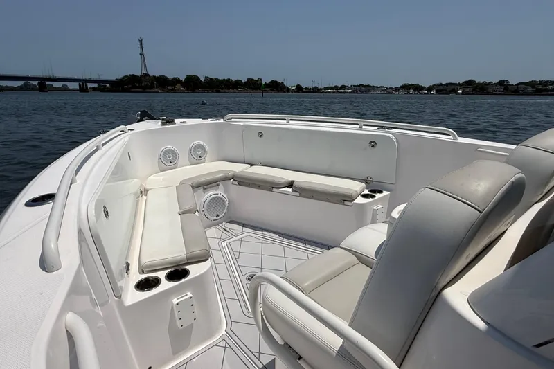 Slide: The Image of Everglades 295 Center Console 2015 - 25