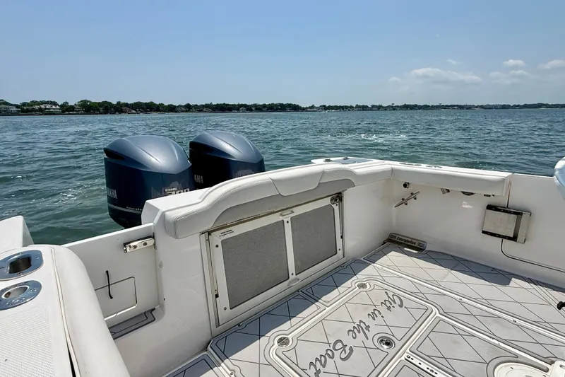 Slide: The Image of Everglades 295 Center Console 2015 - 13